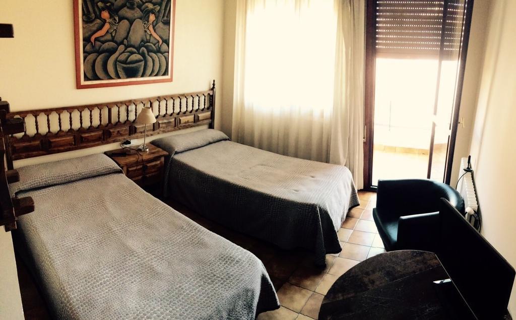 Hostal Mimosa Σανταντέρ Δωμάτιο φωτογραφία